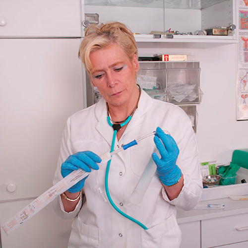 Dr. CL. HC. Renate
