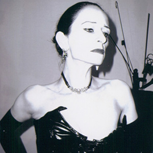 Domina Lady Isabella - Dominanz - Dominastudio Schwarz Weiss - Bonn Domina Lady Isabella